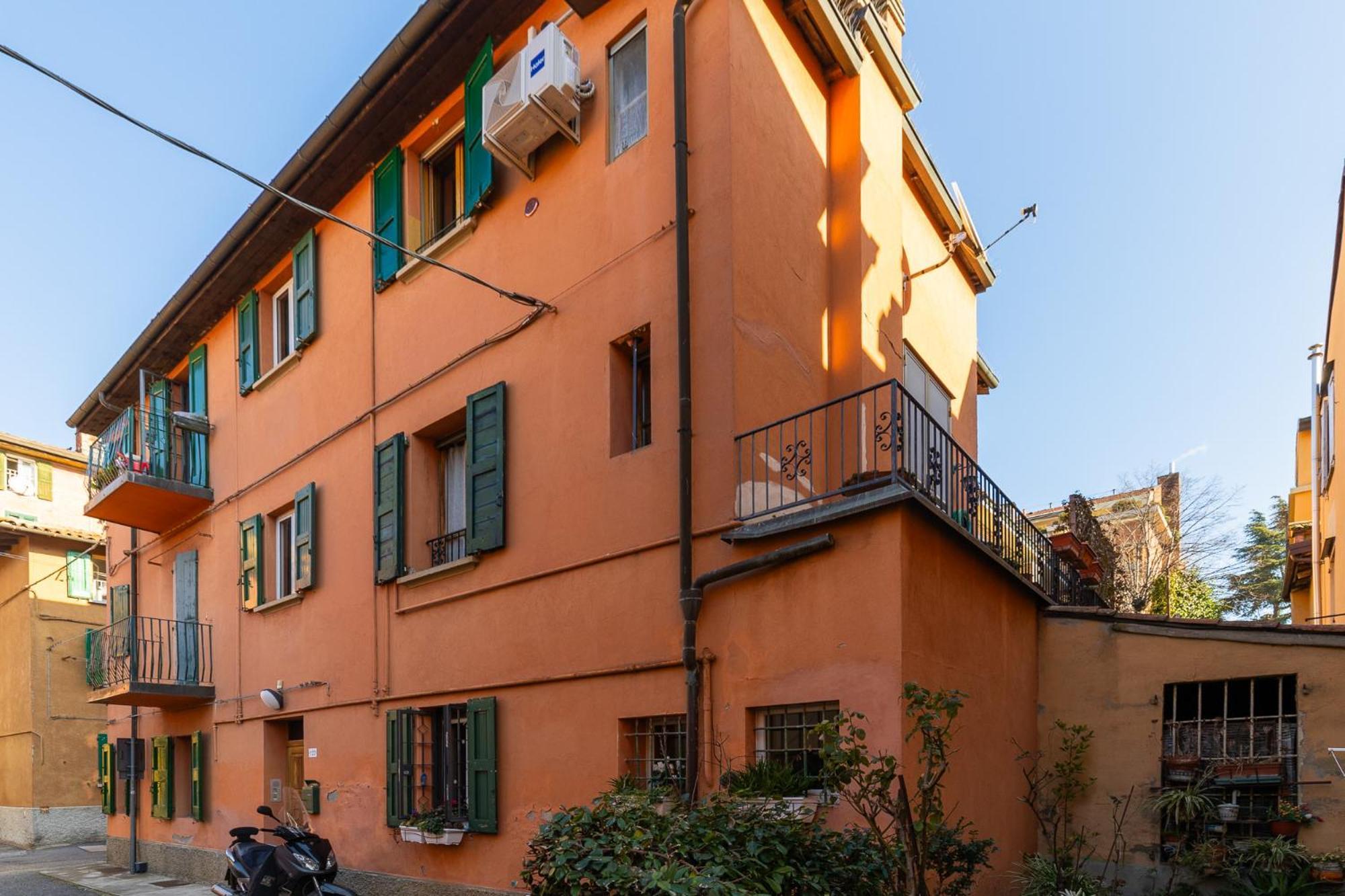 Social Costa-Holiday & Business Apartment Bologna Exterior photo